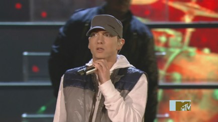 Eminem - We Made You/Crack A Bottle Live MTV Movie Awards 2009